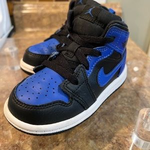 AIR JORDAN 1 MID kids